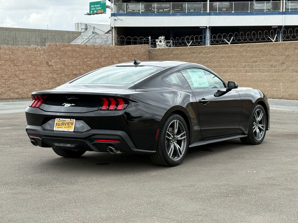 2025 Ford Mustang EcoBoost photo 4