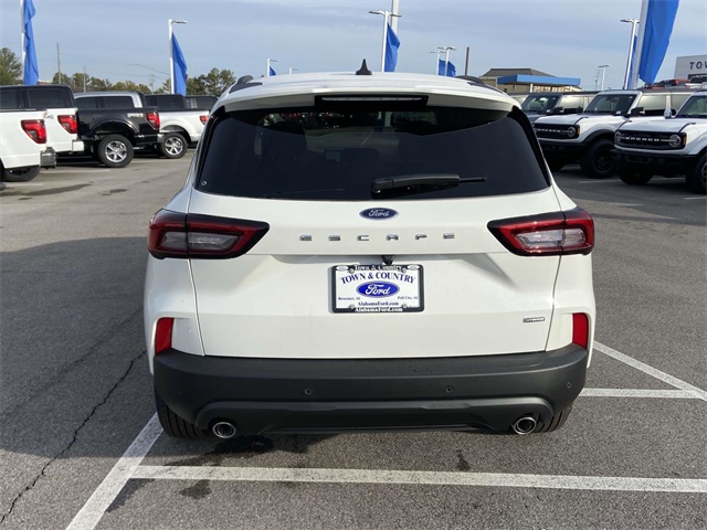 2025 Ford Escape ST-Line photo 3