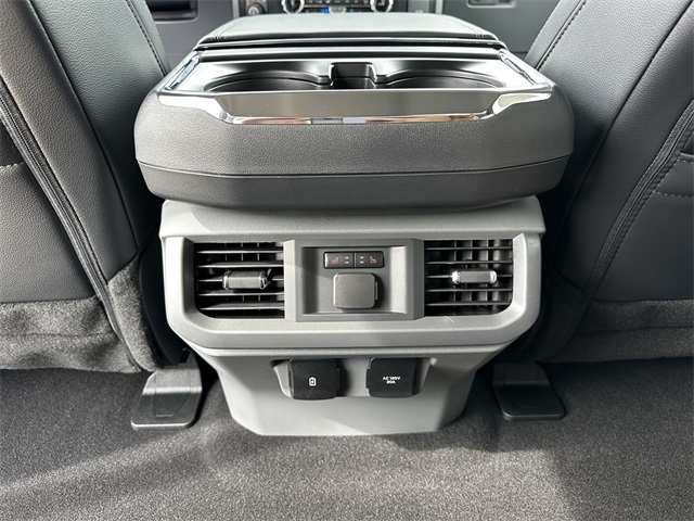 2025 Ford F-150 Lariat photo 12