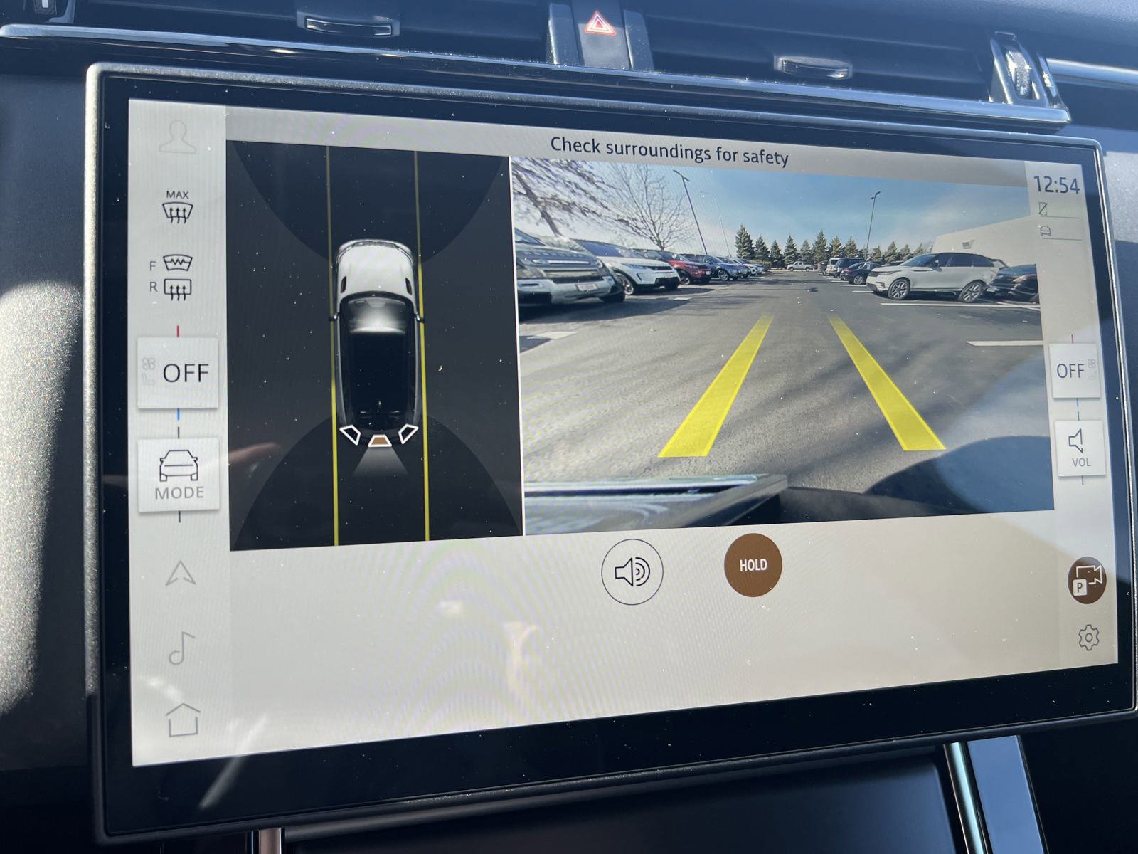 2025 Land Rover Range Rover Velar SE photo 17