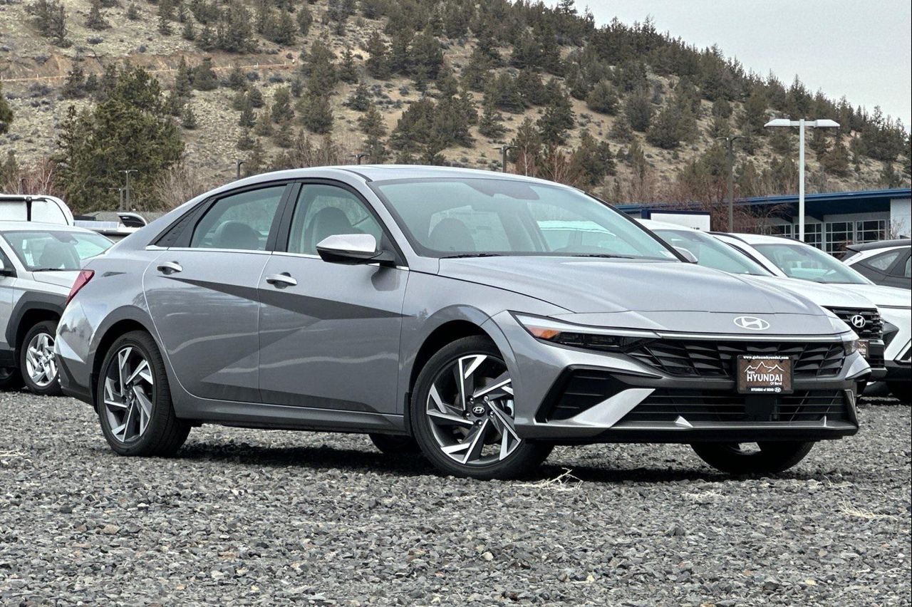 2025 Hyundai Elantra Hybrid Limited photo 2