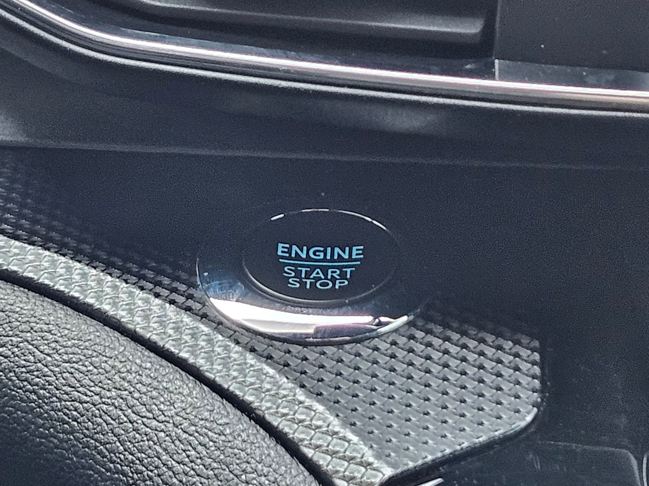 2023 Ford Explorer ST photo 14