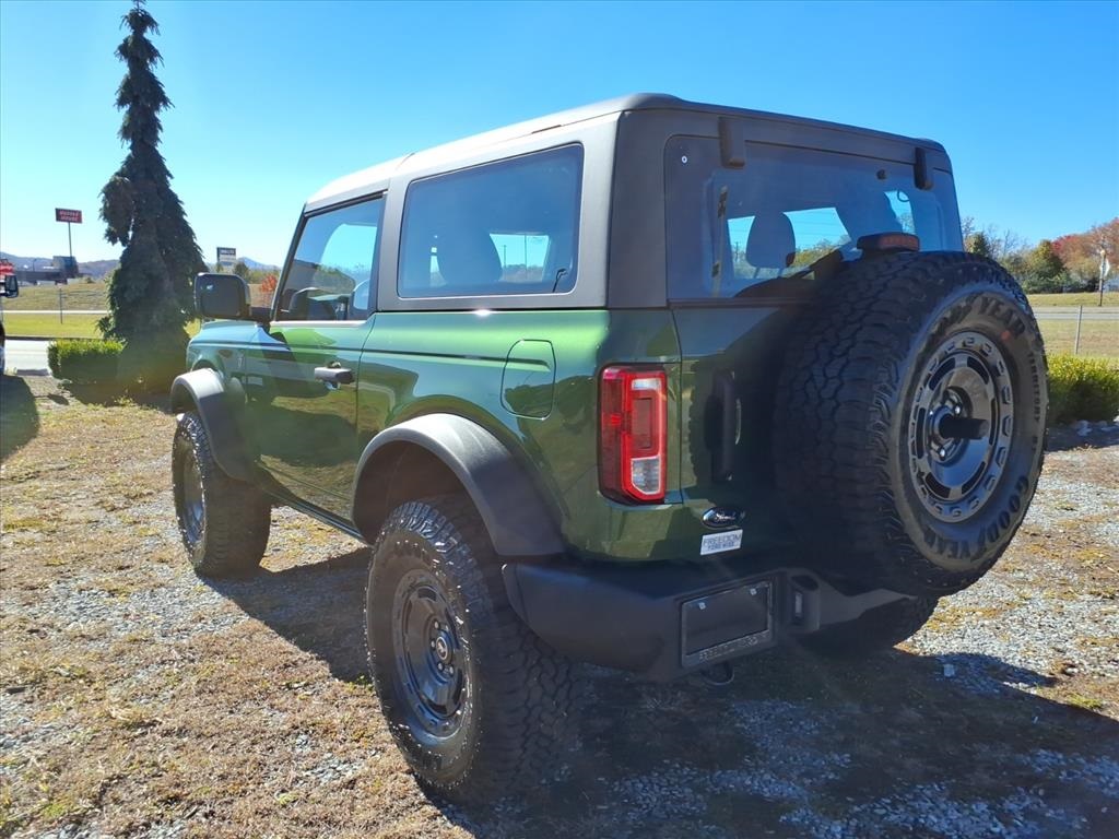 2025 Ford Bronco Base photo 2