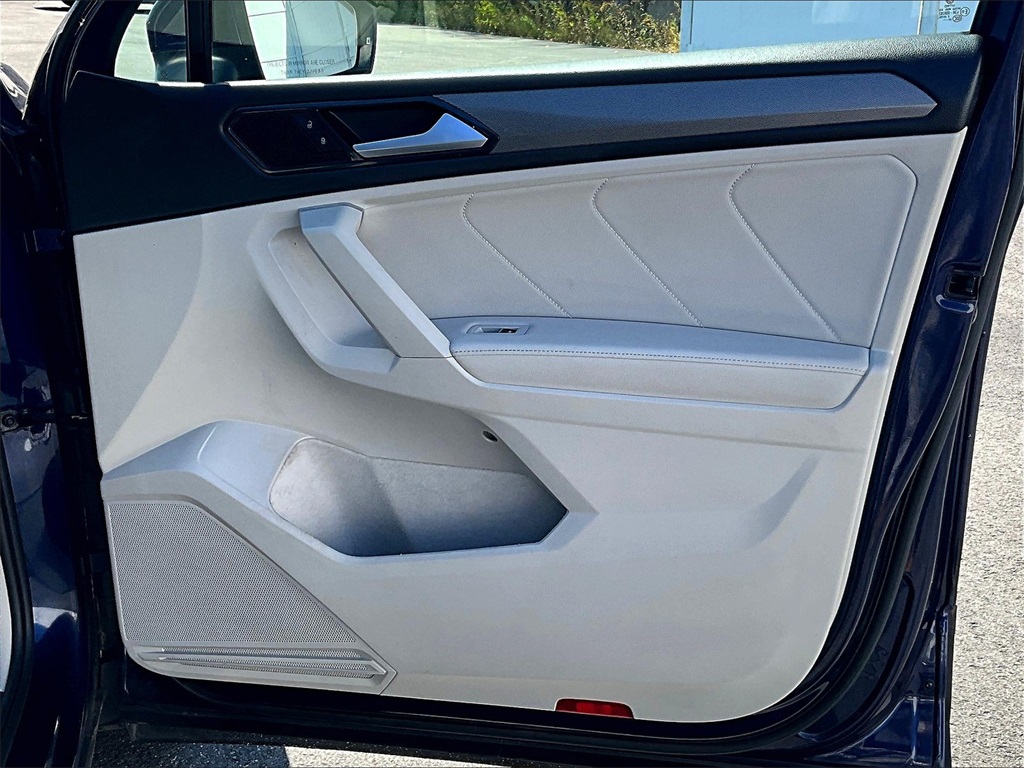 2022 Volkswagen Tiguan SE photo 11