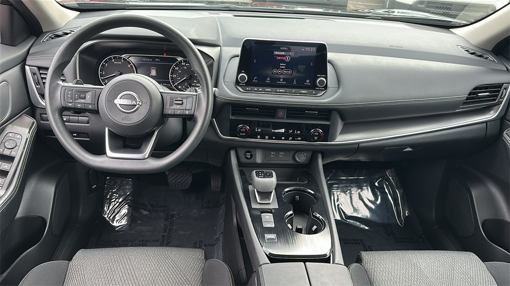 2024 Nissan Rogue SV photo 9