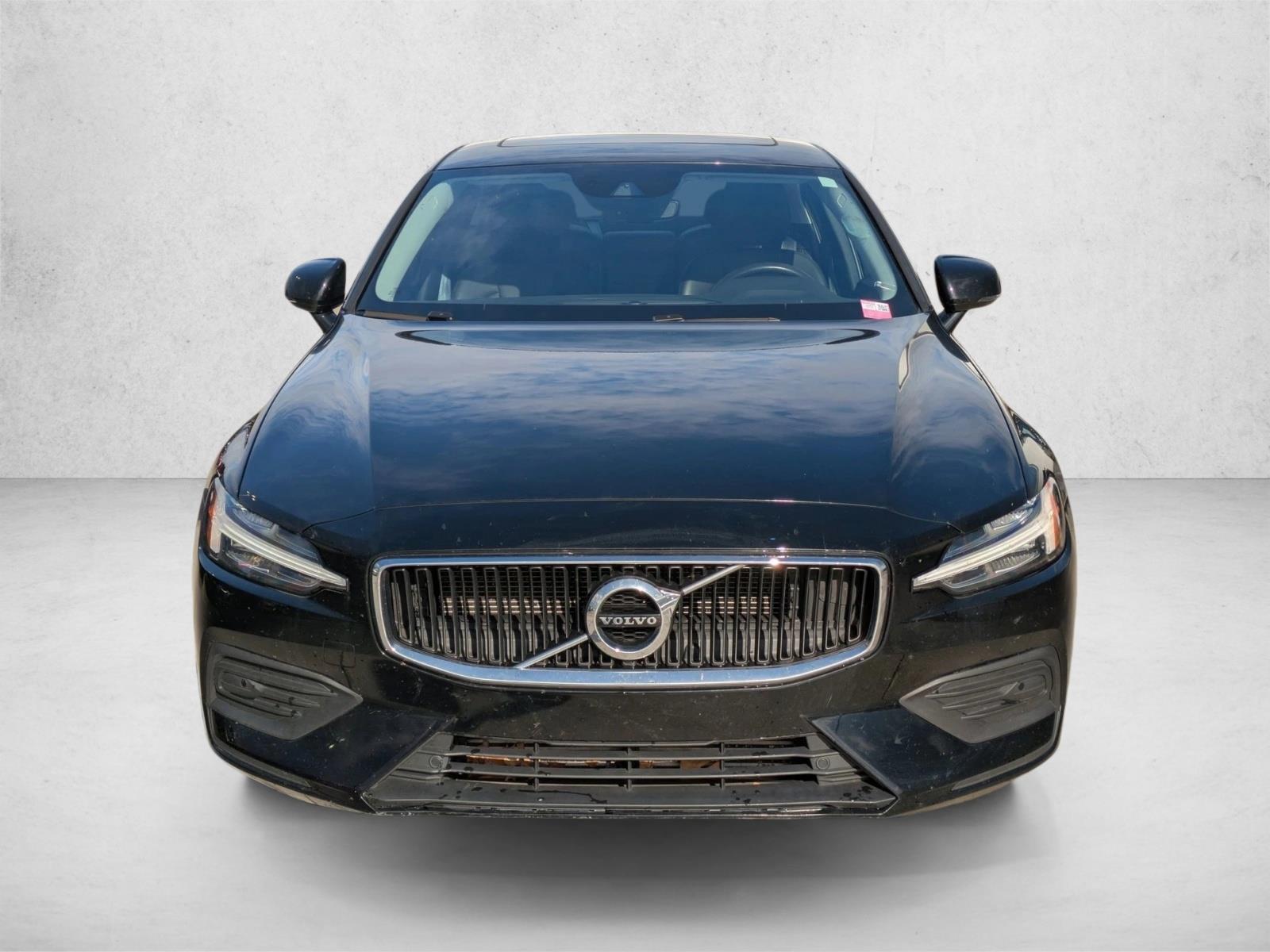 2020 Volvo S60 T6 AWD Momentum photo 2
