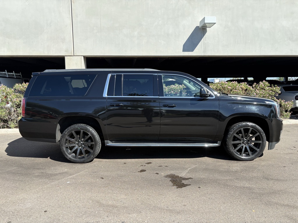 2020 Gmc Yukon XL SLT photo 2