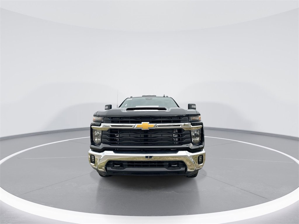2025 Chevrolet Silverado 3500HD LT photo 3