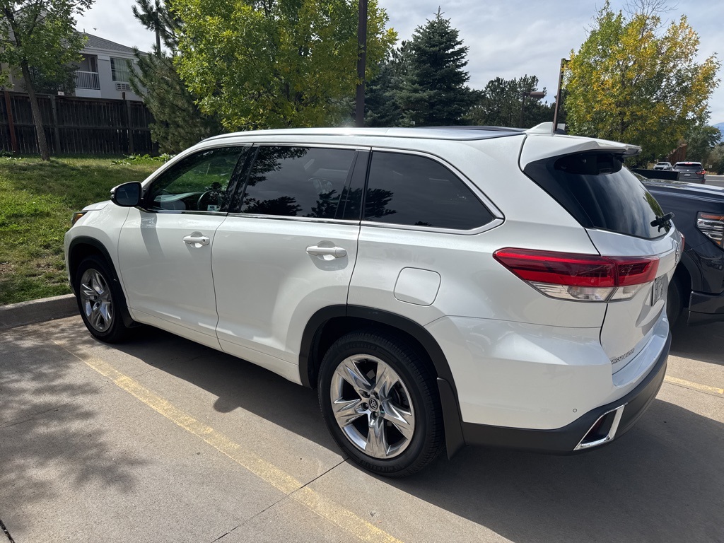 2019 Toyota Highlander Limited photo 2