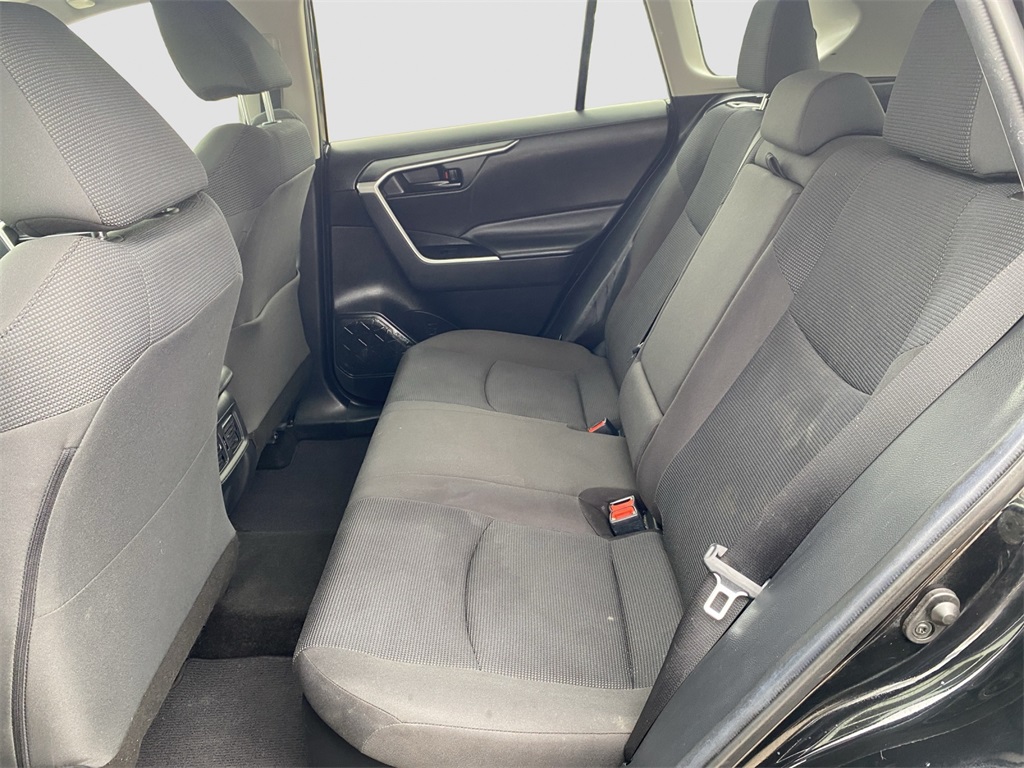 2020 Toyota RAV4 Hybrid LE photo 19