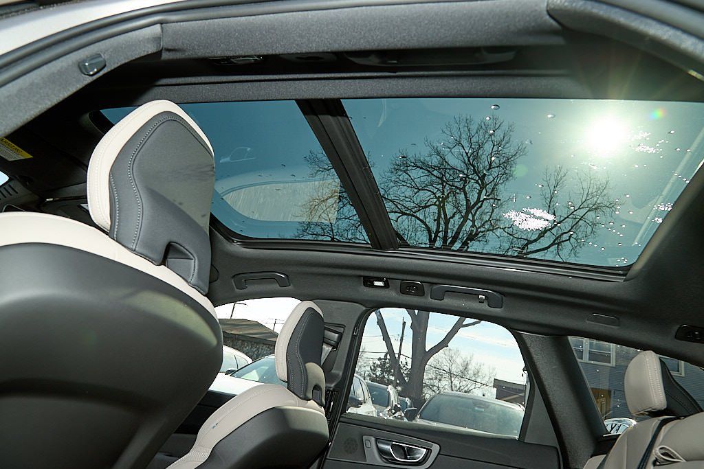 2026 VOLVO XC60 - Image 26