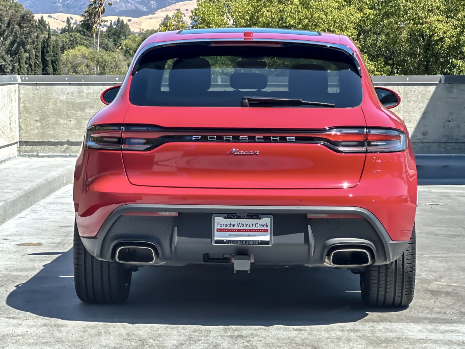 2025 Porsche Macan T photo 8