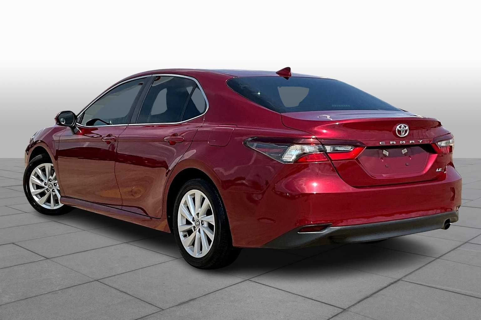 2022 Toyota Camry LE photo 11