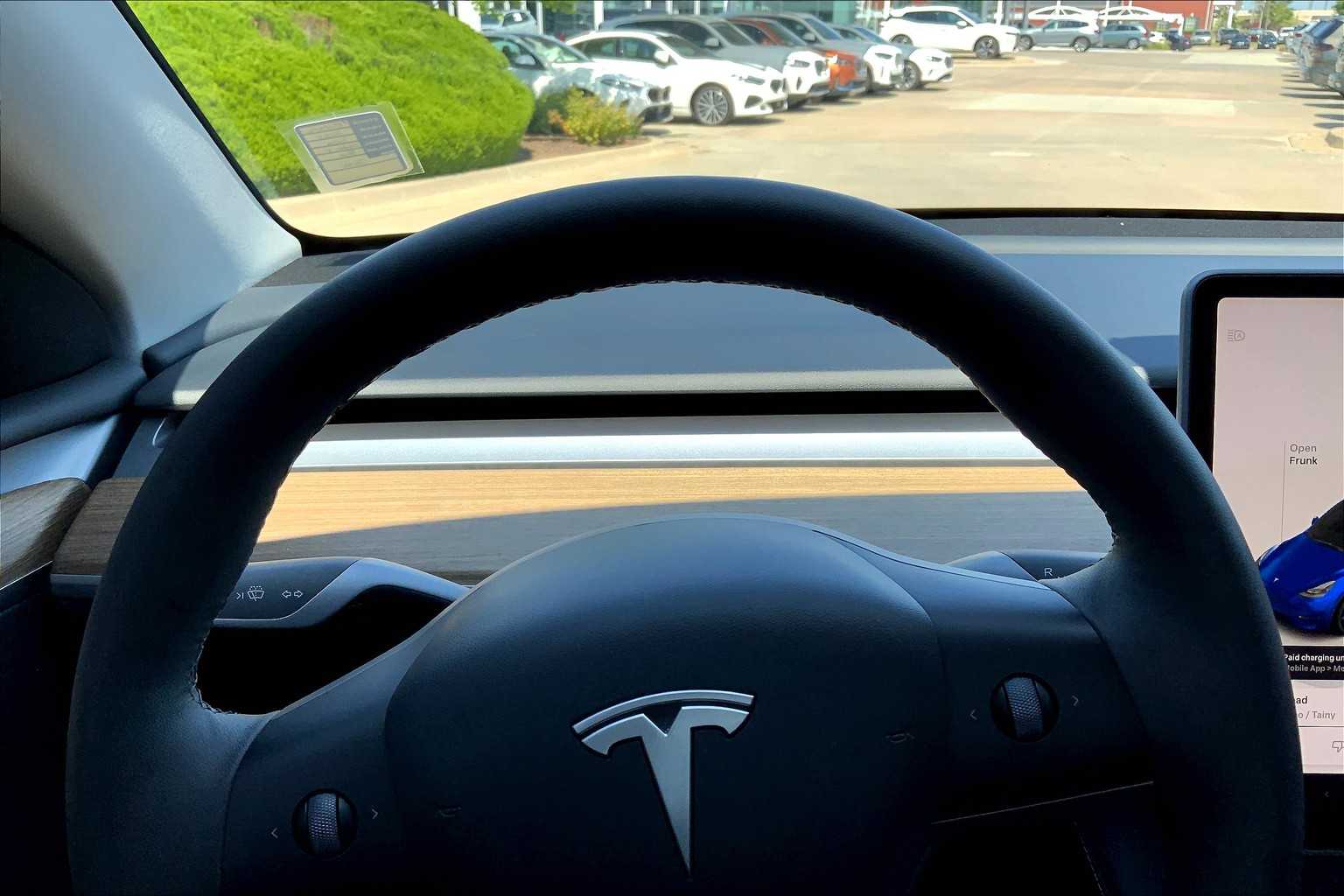 2024 Tesla Model Y Performance photo 23