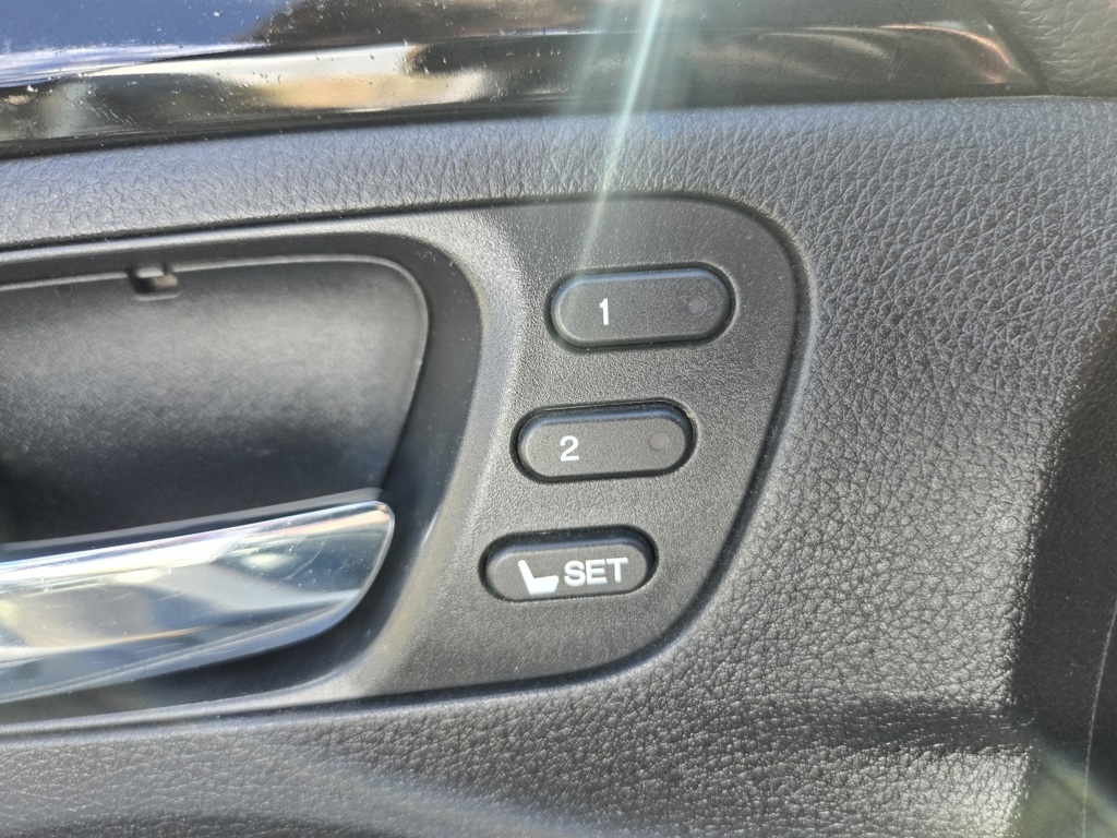 2017 Honda Pilot Elite photo 13