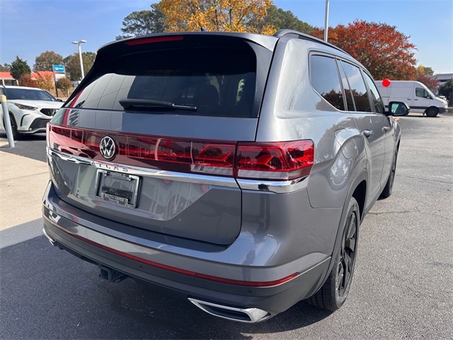 2024 Volkswagen Atlas SE Technology photo 3