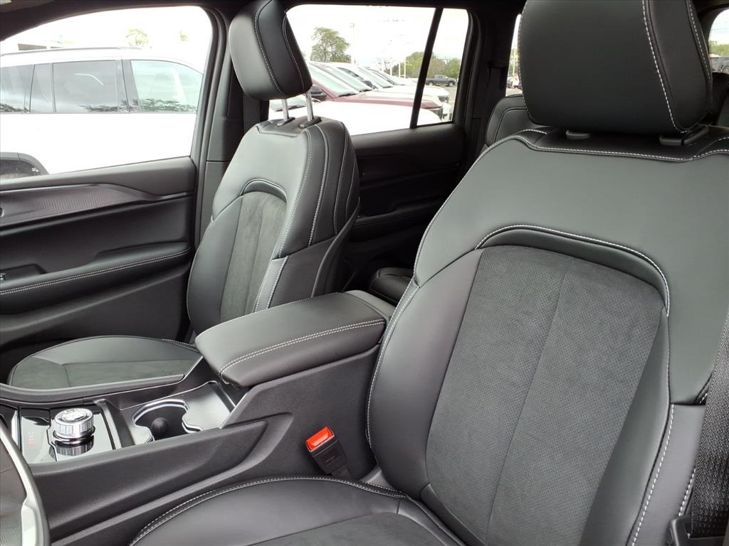 2025 Jeep Grand Cherokee Altitude X photo 7
