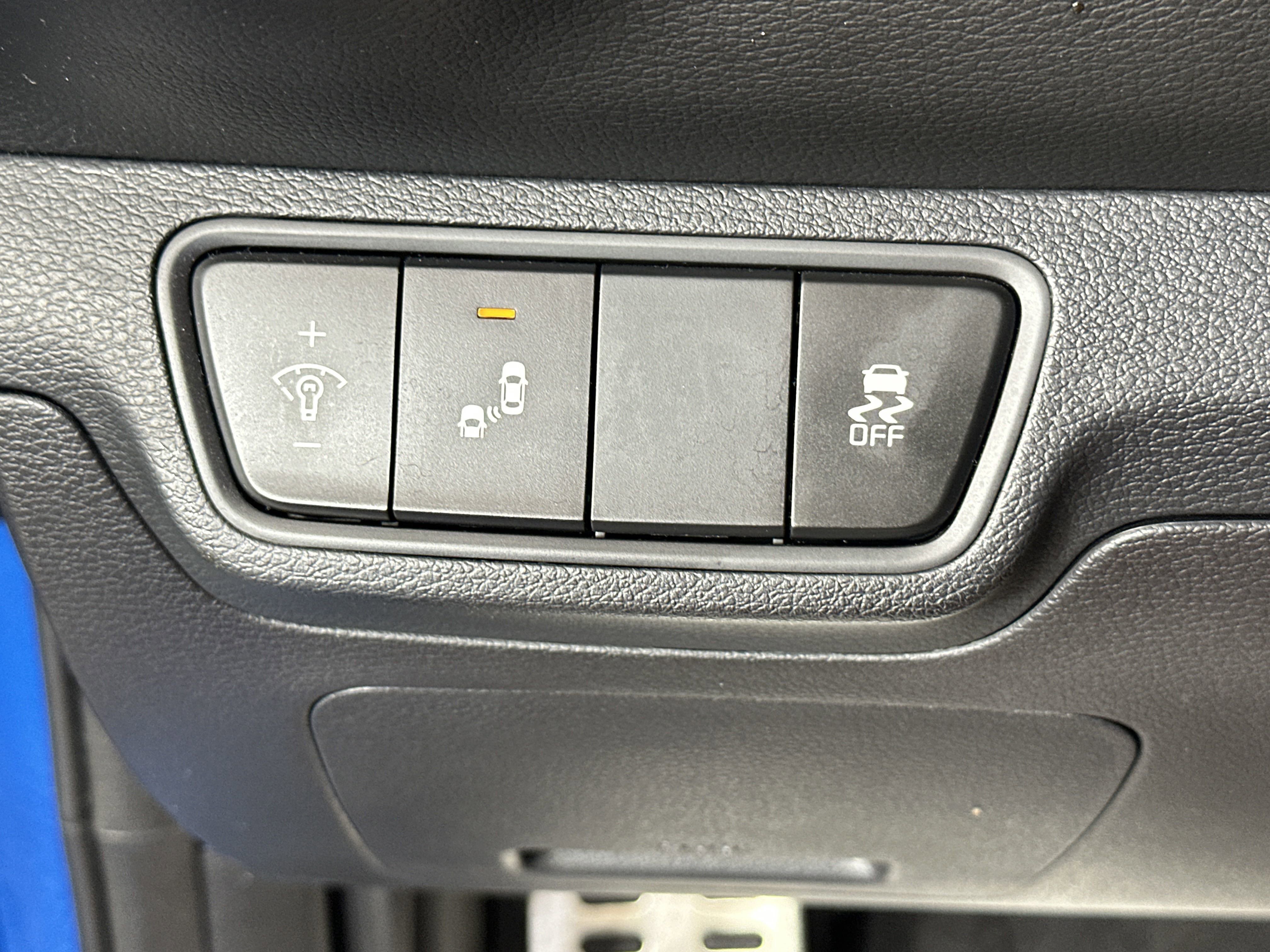 2023 Kia Forte GT-Line photo 14