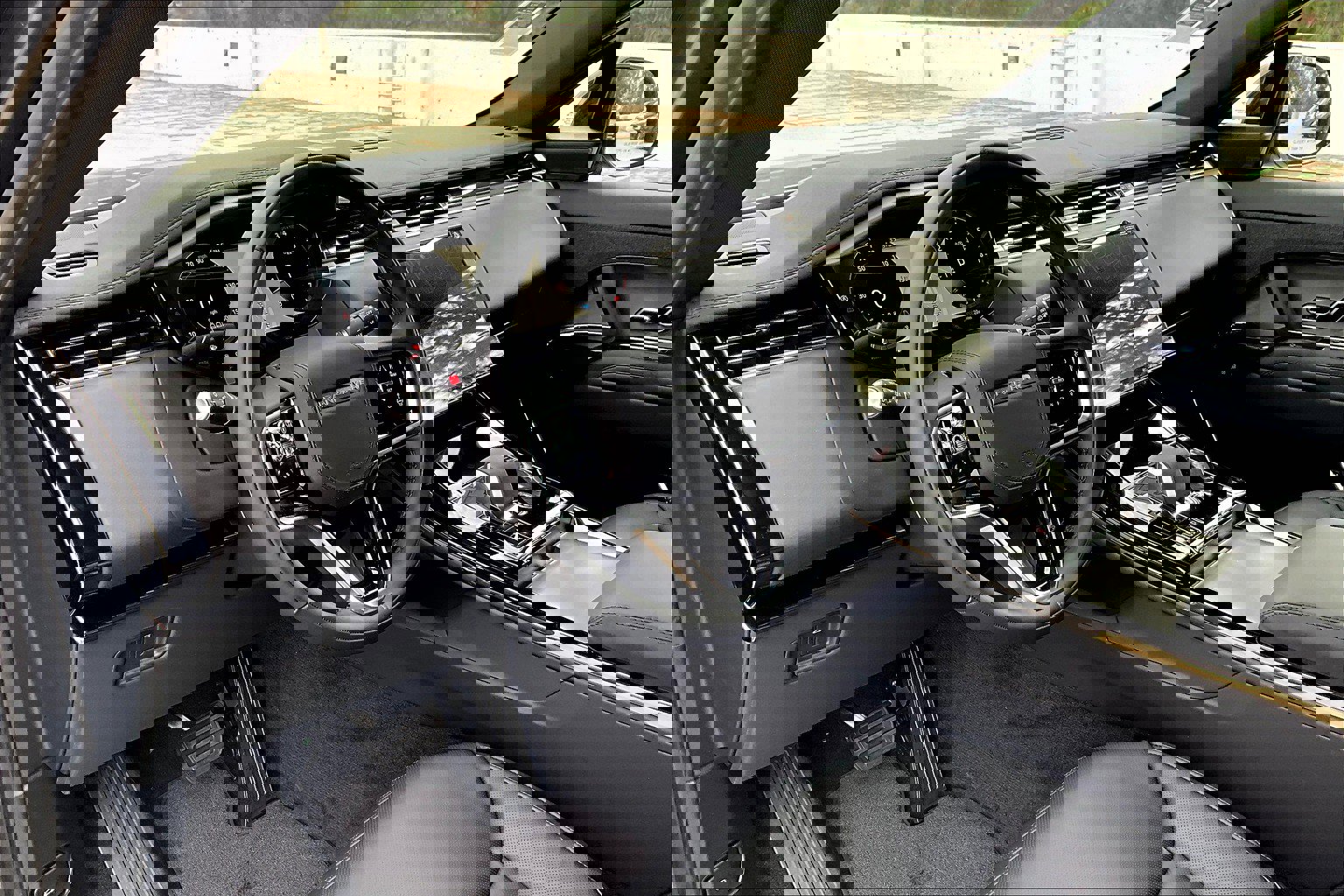 2025 Land Rover Range Rover Sport SE photo 4