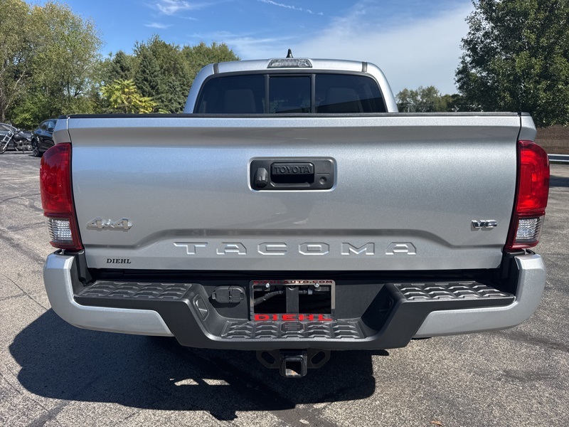 2022 Toyota Tacoma SR photo 4
