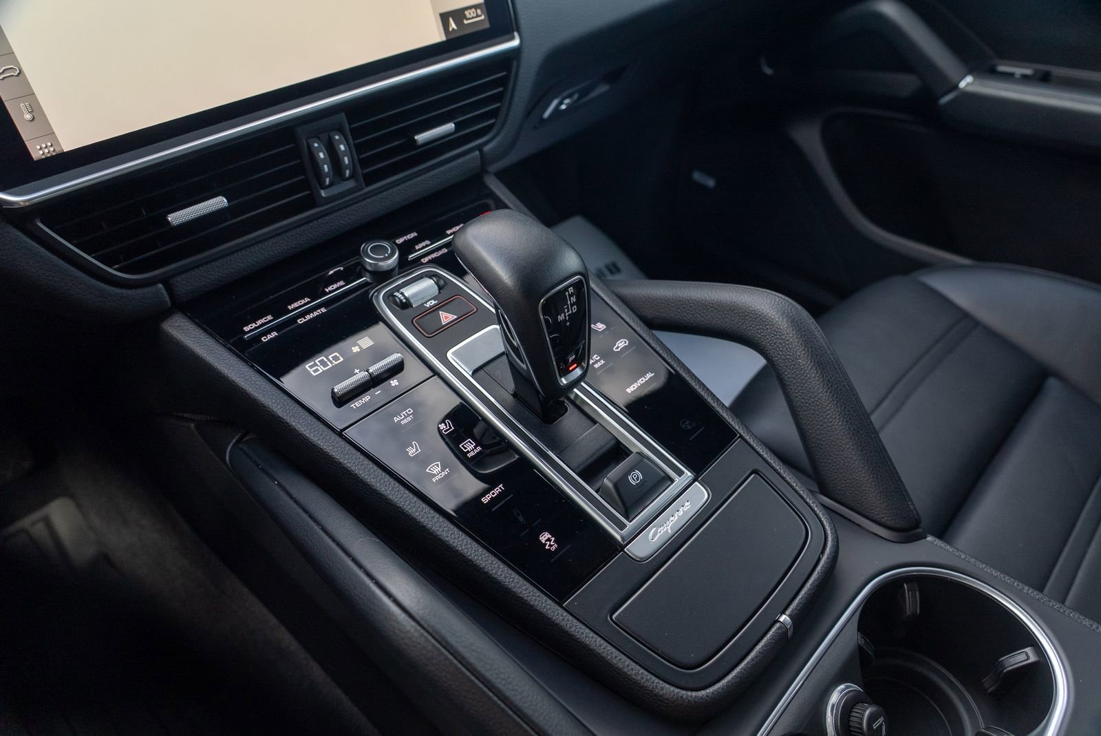 2021 Porsche Cayenne Base photo 27