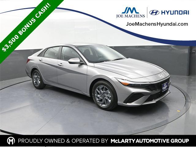 2025 Hyundai Elantra Blue's photo
