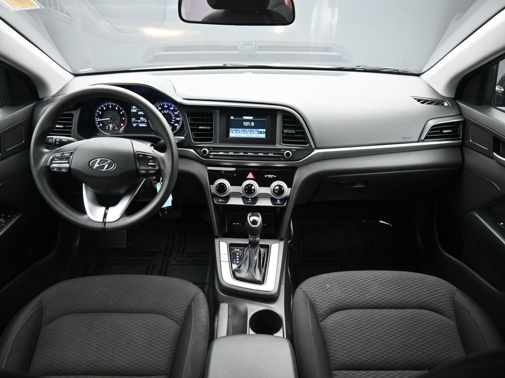 2019 Hyundai Elantra SE photo 12