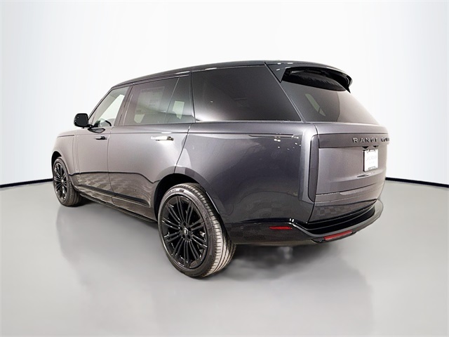 2025 Land Rover Range Rover SE photo 3