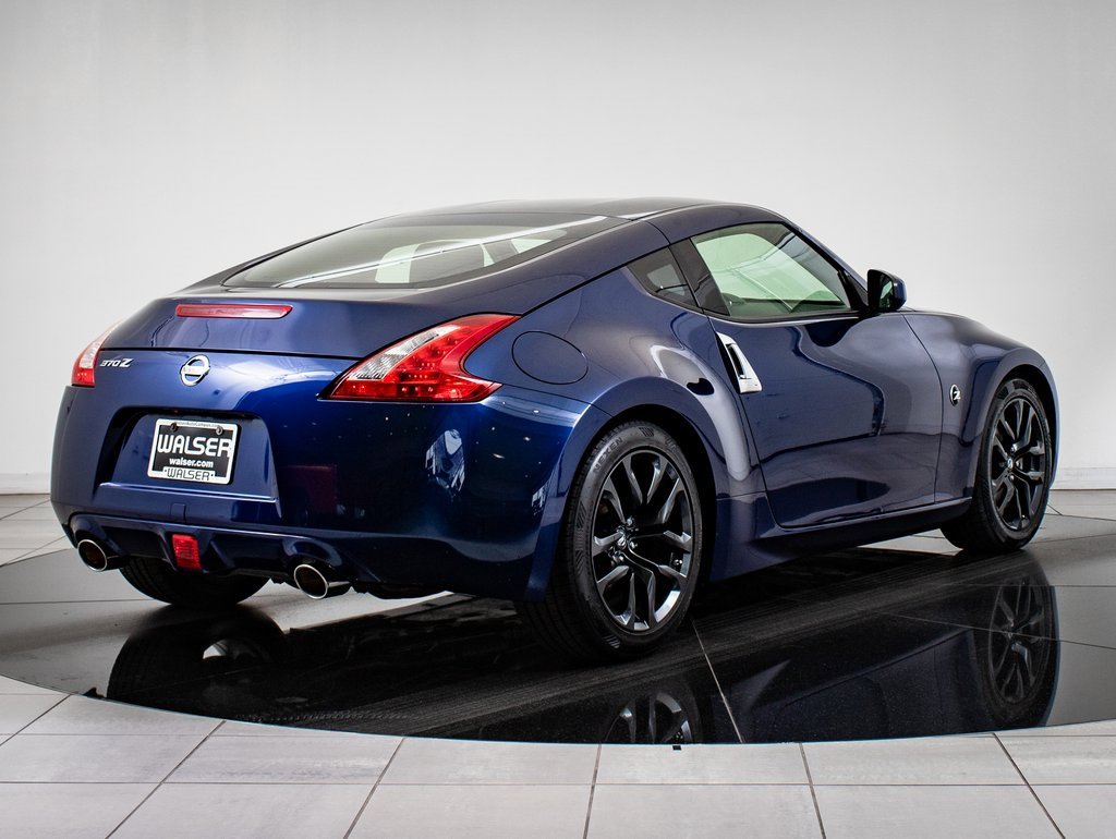2017 Nissan 370Z Sport photo 10