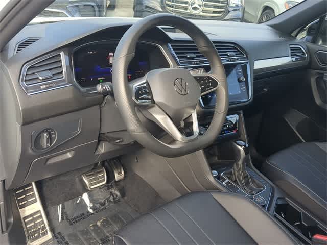 2022 Volkswagen Tiguan SE R-Line Black photo 2