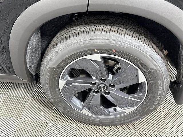 2025 Nissan Rogue SV photo 3
