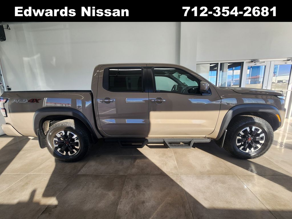 2024 Nissan Frontier PRO-4X's photo