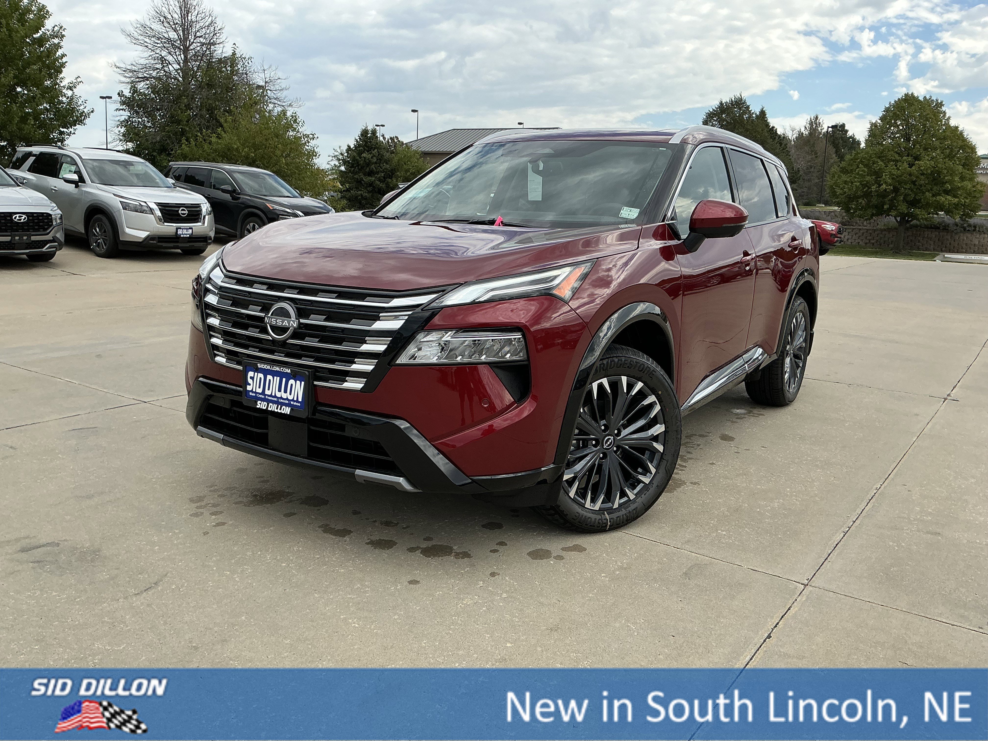 2026 Nissan Rogue Platinum's photo