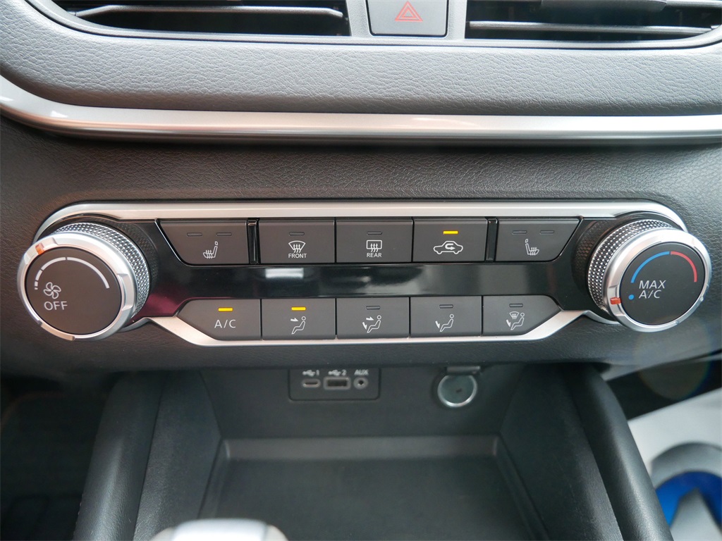 2022 Nissan Altima 2.5 SR photo 25