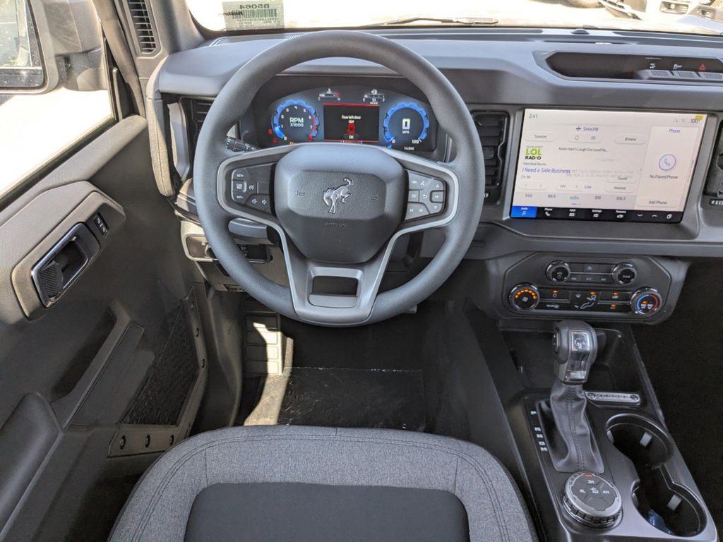 2025 Ford Bronco Base photo 15