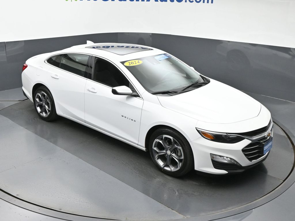 2024 Chevrolet Malibu 1LT photo 2