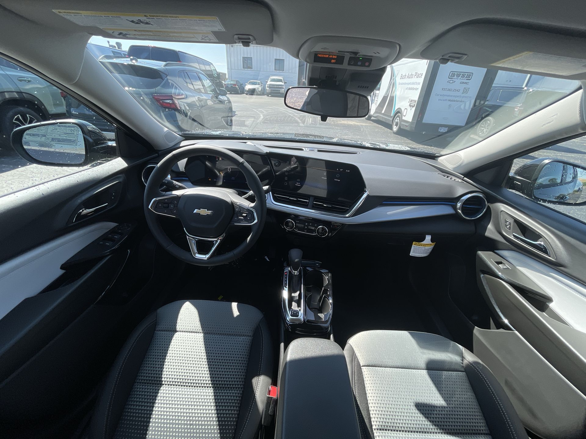 2025 Chevrolet Trax LT photo 47