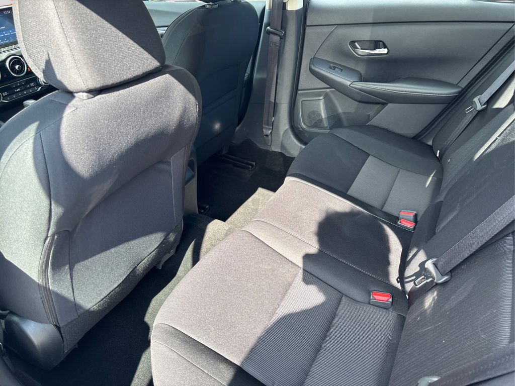 2022 Nissan Sentra SV photo 10
