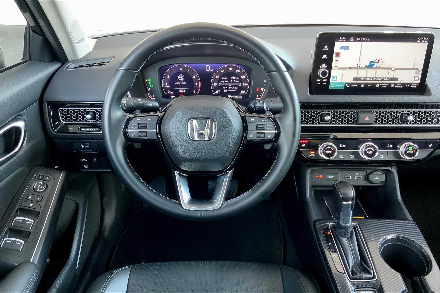 2022 Honda Civic Touring photo 5