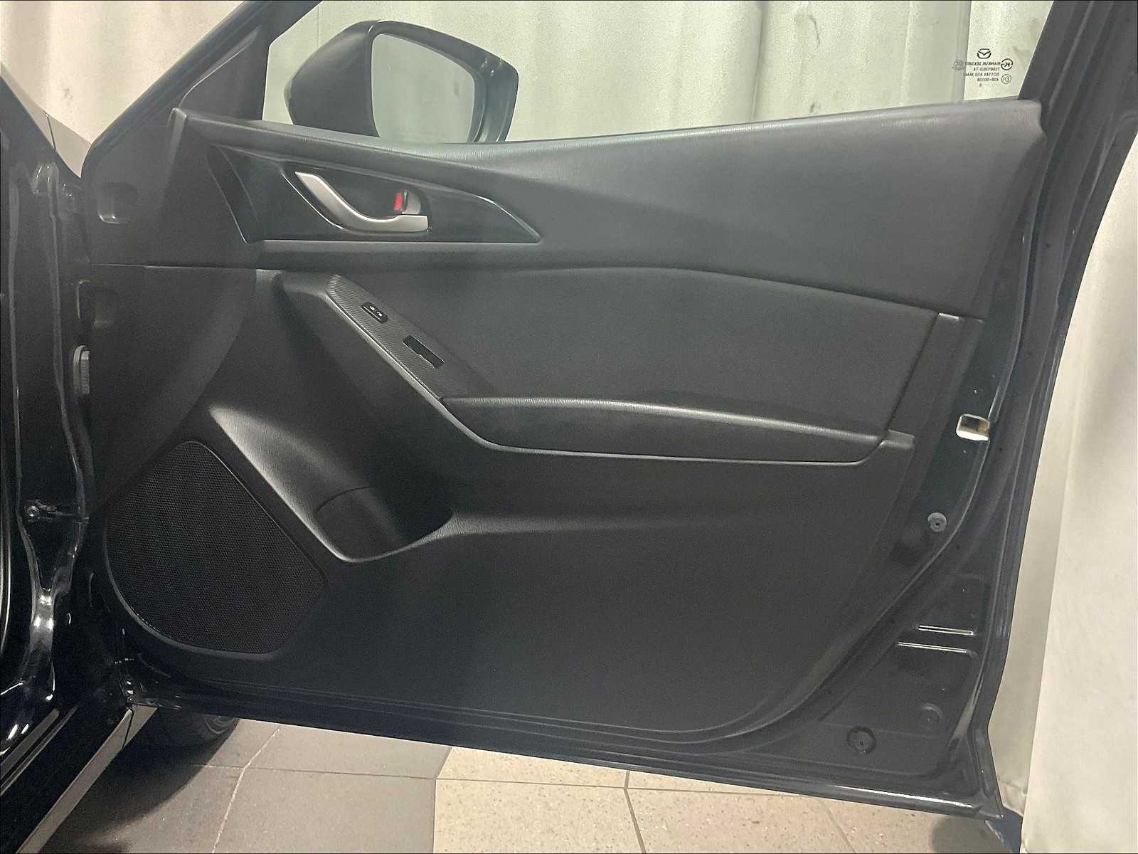 2016 Mazda Mazda3 i Sport photo 11
