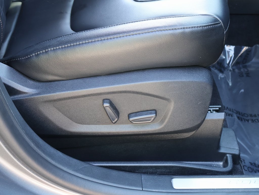 2024 Ford Edge Titanium photo 10