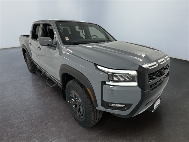 2025 Nissan Frontier PRO-4X's photo