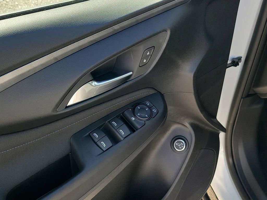 2025 Buick Envista ST photo 39