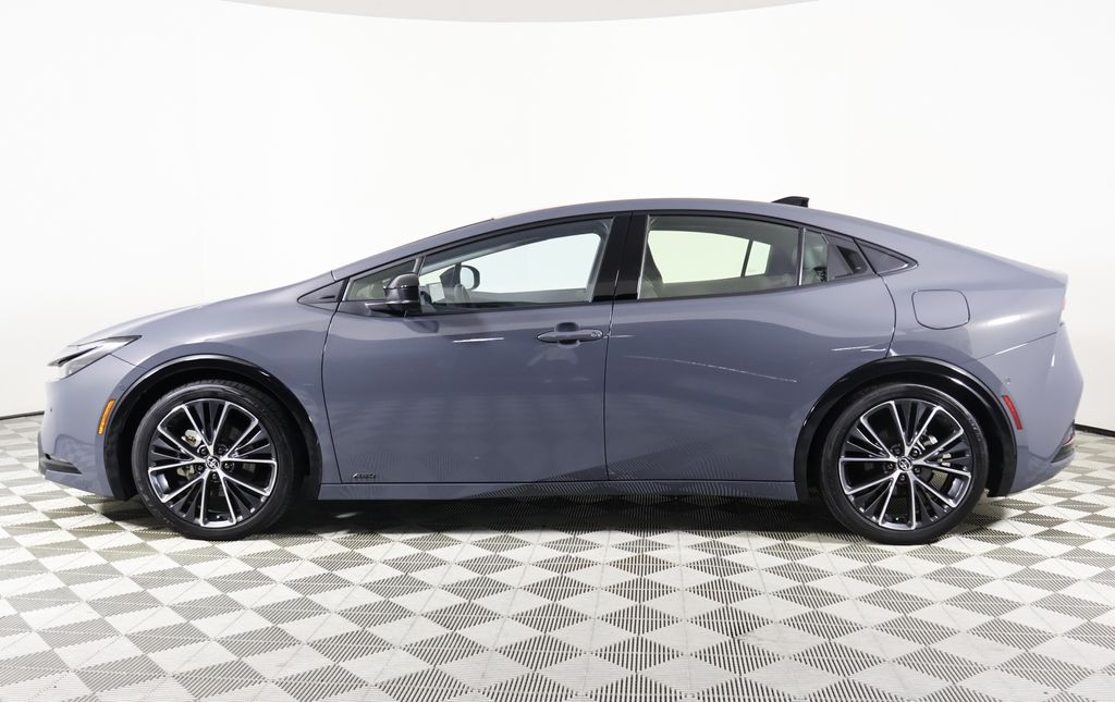 2024 Toyota Prius Limited photo 3