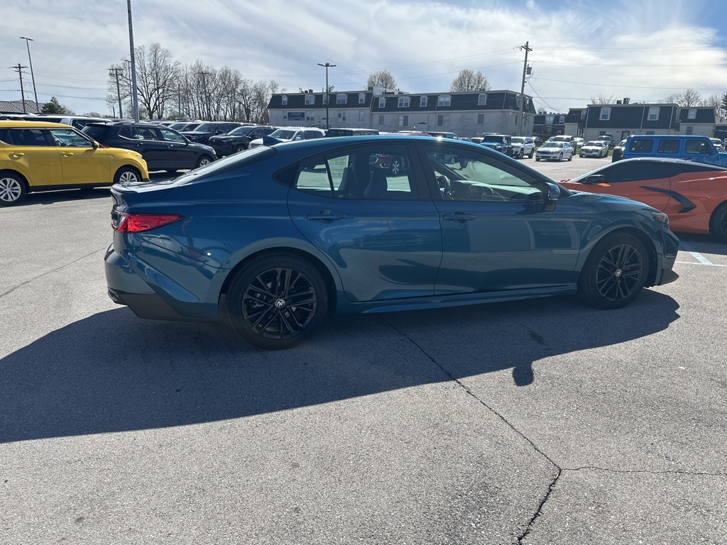 2025 Toyota Camry SE photo 6