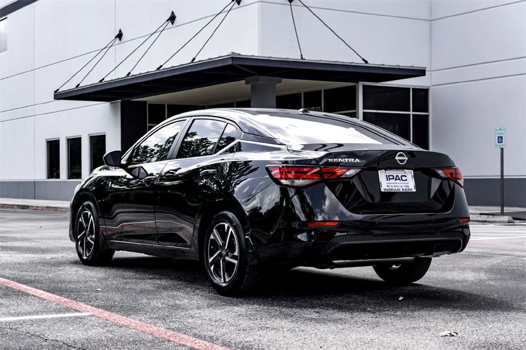 2025 Nissan Sentra SV photo 4