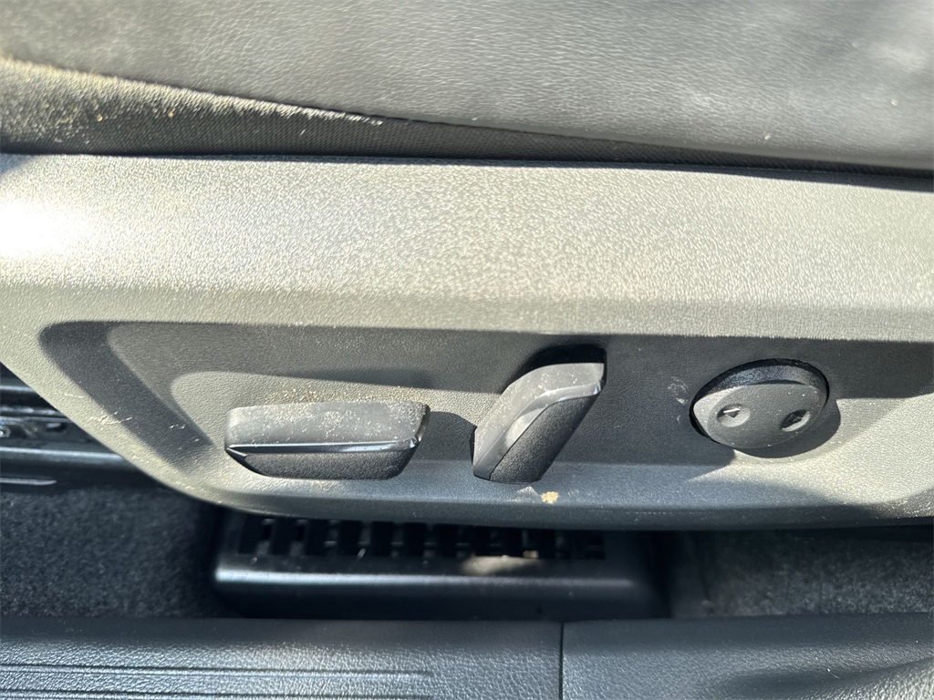 2023 Nissan Rogue SV photo 18