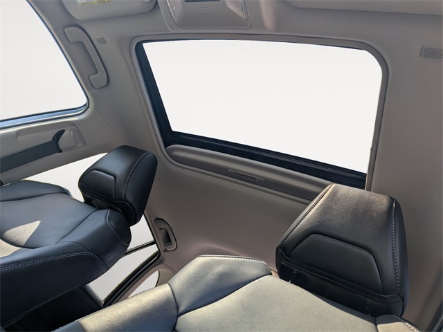 2023 Toyota RAV4 XLE Premium photo 22
