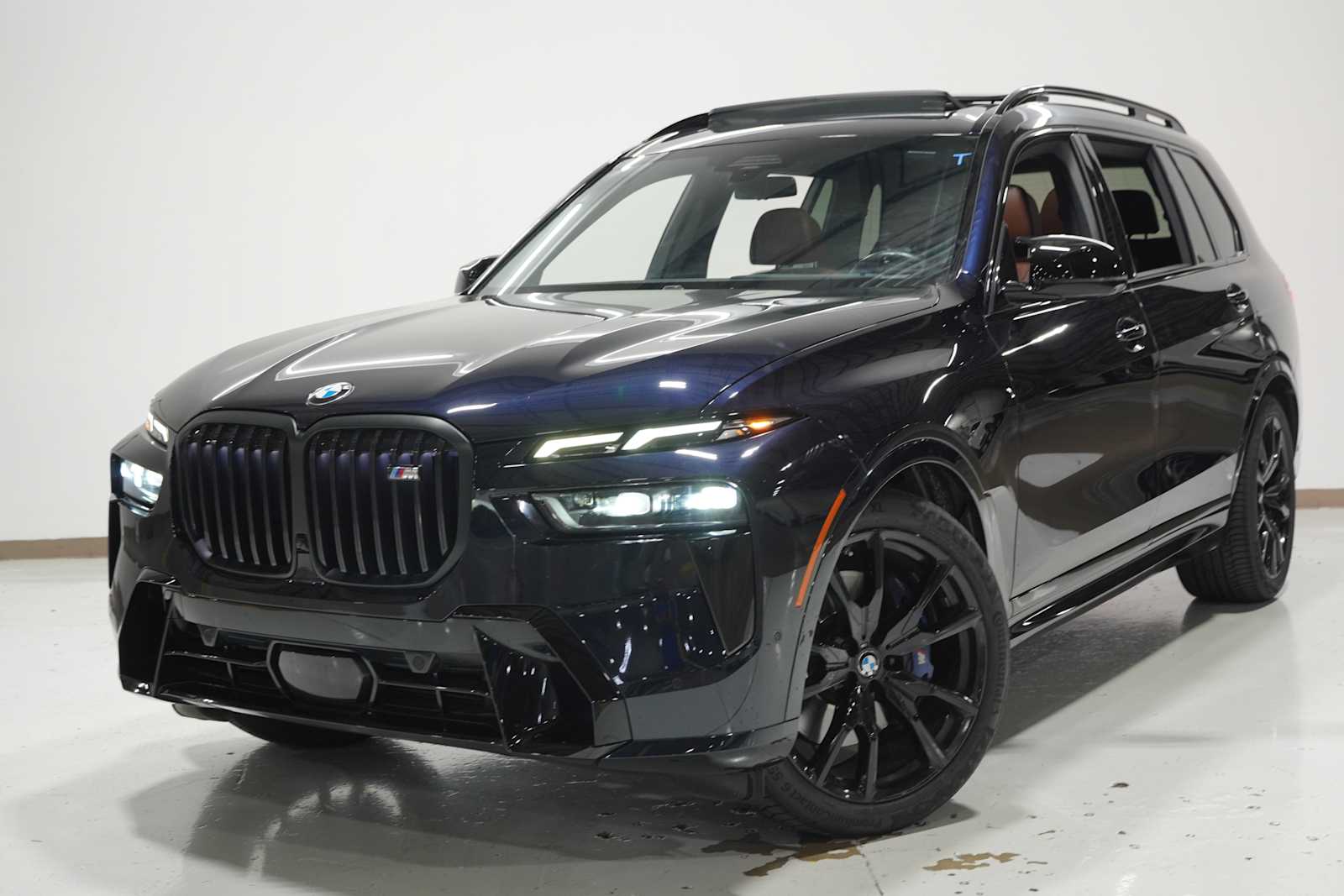 2023 BMW X7 M60i