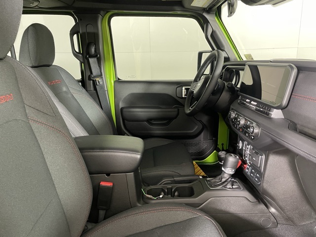 2025 Jeep Wrangler Rubicon photo 12
